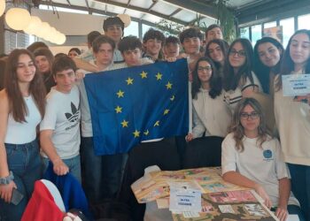 Μαθητές του 3ου ΓΕΛ Κοζάνης στον εορτασμό της Ημέρας της Ευρώπης στη Φλώρινα