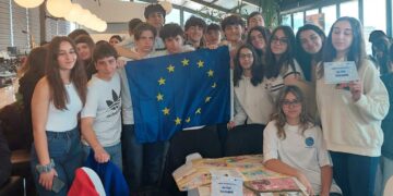 Μαθητές του 3ου ΓΕΛ Κοζάνης στον εορτασμό της Ημέρας της Ευρώπης στη Φλώρινα