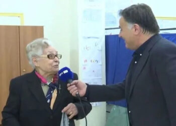 Εκλογές 2023: «Επική» ατάκα ηλικιωμένης, «ελπίζω να είναι η τελευταία φορά που ψηφίζω» (βίντεο)