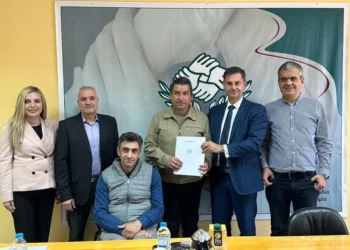 Το πρόγραμμα της ΝΔ σε γραφή Braille παραδόθηκε στην Εθνική Συνομοσπονδία Ατόμων με Αναπηρία