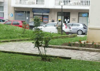 Δήμος Εορδαίας: Συνεργεία του Τμήματος Καθαριότητας σε πάρκα και αύλειους χώρους σχολείων