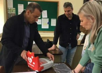 Ευχαριστήριο του 3ου ΓΕΛ Πτολεμαΐδας " Αντώνιος Κεραμόπουλλος " για τη δωρεά αυτόματου εξωτερικού απινιδωτή (ΑΕΑ)