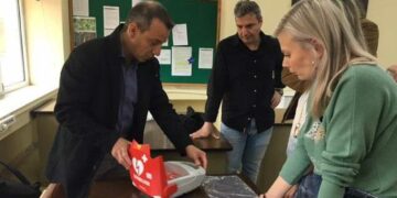 Ευχαριστήριο του 3ου ΓΕΛ Πτολεμαΐδας " Αντώνιος Κεραμόπουλλος " για τη δωρεά αυτόματου εξωτερικού απινιδωτή (ΑΕΑ)