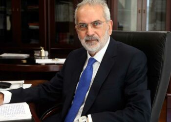 Εκλογές 2023: Ποιος είναι ο υπηρεσιακός πρωθυπουργός Ιωάννης Σαρμάς που αναλαμβάνει μέχρι τις επαναληπτικές εκλογές