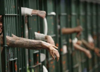 «Εξπρές του Μεσονυκτίου» για ανήλικο στην Κρήτη: «Μαμά, με βίαζαν κάθε βράδυ στο κελί»