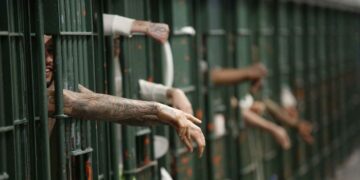 «Εξπρές του Μεσονυκτίου» για ανήλικο στην Κρήτη: «Μαμά, με βίαζαν κάθε βράδυ στο κελί»