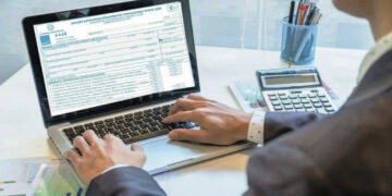 Φορολογικές δηλώσεις: Τι γίνεται με τις επιστροφές και τον ΕΝΦΙΑ