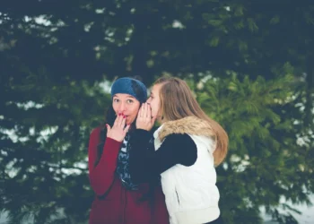 Τέσσερα βήματα για να μην «ακούει» η Google τις συνομιλίες σας