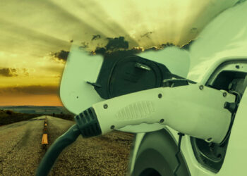 Στην …πρίζα η ηλεκτροκίνηση στην Ελλάδα – Επιταχύνεται η εγκατάσταση 9000 δημόσιων φορτιστών