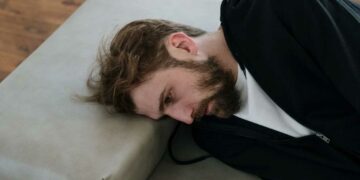 Κατάθλιψη: Τα 10 πρώτα σημάδια που πρέπει να μας ανησυχήσουν