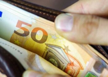 «Ξεπαγώνουν» οι τριετίες στον ιδιωτικό, οι προϋποθέσεις για αύξηση μισθού