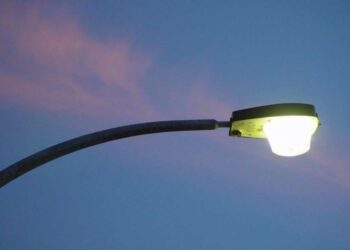 Πτολεμαΐδα: Αναβαθμίζεται ο ηλεκτροφωτισμός με λαμπτήρες LED