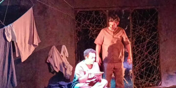 Ολοκληρώθηκαν την Κυριακή οι παραστάσεις  της Θεατρικής Ομάδας “Επέκεινα” με το έργο “Το φιλί της Γυναίκας Αράχνης” του Μανουέλ Πουίγκ -(της Κούλας Πουλασιχίδου)