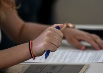 Πανελλαδικές 2023: Ανοίγουν τηλεφωνικές γραμμές επικοινωνίας για υποστήριξη μαθητών και γονέων – Δείτε τα τηλέφωνα