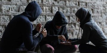 «Καμπανάκι» από την αύξηση της ανήλικης παραβατικότητας – Η ψυχολόγος –παιδοψυχολόγος Ε. Τουτσίδου μιλάει στον «Π» για τη χρήση ουσιών από ανήλικους