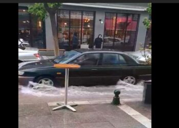 Πλημμυρισμένοι δρόμοι στο κέντρο της Πτολεμαΐδας από τη δυνατή νεροποντή -VIDEO