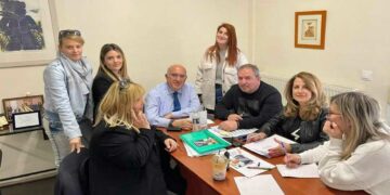 “Ήρθαν τα πρώτα ψηφοδέλτια” – Πήραν “φωτιά” τα επιτελεία των υποψηφίων με το παραδοσιακό “σταύρωμα”