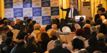 Κατάμεστη η αίθουσα στην πολιτική ομιλία του υποψήφιου Βουλευτή Στάθη Κωνσταντινίδη στην Πτολεμαΐδα – Το “ευχαριστώ” του ίδιου προς τον κόσμο