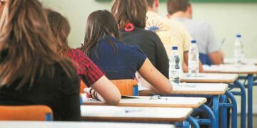 Στη "μάχη" των εξετάσεων από σήμερα Τρίτη οι μαθητές Λυκείου - Πως θα επιλεγούν τα θέματα από την Τράπεζα Θεμάτων