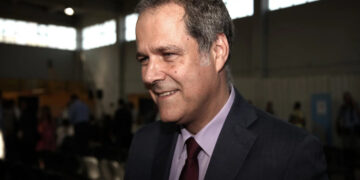 Ο Θάνος Τζήμερος παραιτήθηκε από πρόεδρος του κόμματος «Δημιουργία Ξανά»