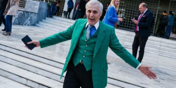 Δημοσθένης Βεργής: Τον ψήφισε ένας και μόνο ψηφοφόρος: “Τον ψάχνω να τον κεράσω!”