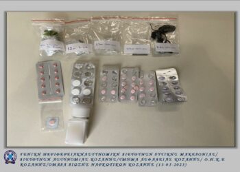 Αστυνομικός της Ο.Π.Κ.Ε. Κοζάνης εκτός υπηρεσίας, εντόπισε 59χρονο ιατρό και 48χρονη να κάνουν διακίνηση ναρκωτικών ουσιών, στην πόλη της Κοζάνης
