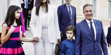 Με τη σύζυγο και τα παιδιά του στην ορκωμοσία ο Στάθης Κωνσταντινίδης