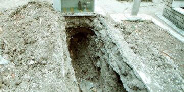 Πάτρα: Ο τάφος της μητέρας της ήταν άδειος – Η εξήγηση που της έδωσαν