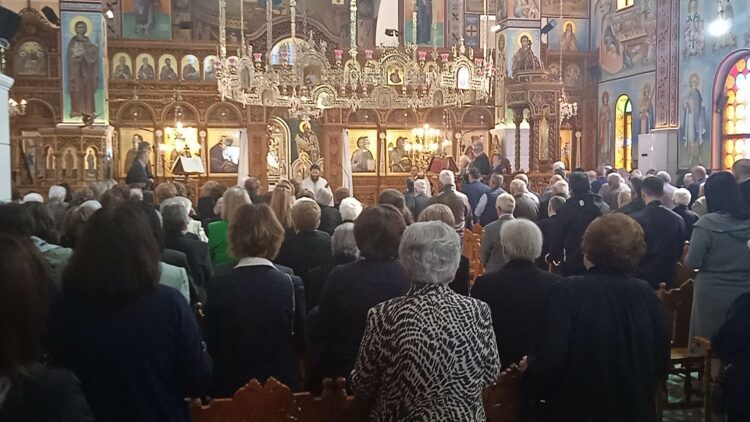 Εορτάστηκε η Κυριακή της Πεντηκοστής και Γονυκλισίας στον Ιερό Ναό Αγίου Στεφάνου και Οσίας Παρασκευής Πτολεμαΐδας! (ρεπορτάζ της Κούλας Πουλασιχίδου)