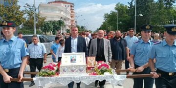 Πανηγυρική Θεία Λειτουργία για την εορτή του Αγίου Λουκά του Ιατρού στον Ι.Ν. Αγίας Σκέπης Πτολεμαϊδας  ( της Κούλας Πουλασιχίδου )