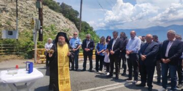 Ο αγιασμός πριν το άνοιγμα της Γέφυρας Σερβίων
