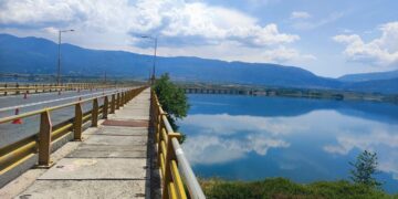 Ο αγιασμός πριν το άνοιγμα της Γέφυρας Σερβίων