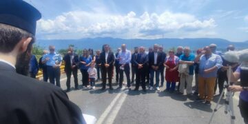 Ο αγιασμός πριν το άνοιγμα της Γέφυρας Σερβίων
