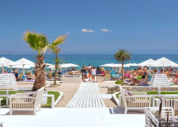 Μούσκεμα τα έκανε η κακοκαιρία για τα Beach Bar στη Χαλκιδική – Πλήγμα για επιχειρηματίες και εργαζόμενους