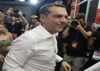 Τσίπρας: «Θέτω τον εαυτό μου στην κρίση των μελών του κόμματος»