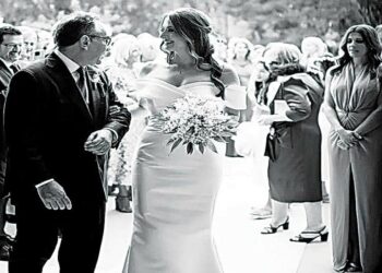 Ο 51χρονος πρ. αναπλ. Υπουργ. Υγείας Βασίλης Κοντοζαμάνης παντρεύτηκε την κατά πολύ νεότερή του Νατάσα Φραγκουδάκη