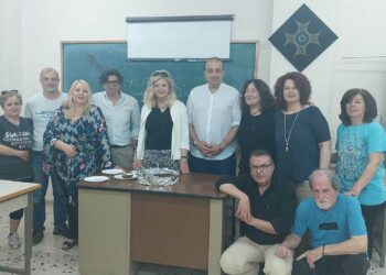 Σε κλίμα συγκίνησης η ομάδα του ΔΙΕΚ Πτολεμαΐδας γιόρτασε την λήξη των εξετάσεων και τα γενέθλια της Διευθύντριας! (ρεπορτάζ της Κούλας Πουλασιχίδου)