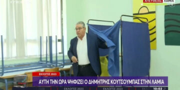 Ο Κουτσούμπας πήγε να ψηφίσει αλλά έλειπε το ψηφοδέλτιο του ΚΚΕ: «Θα γίνει viral» (vid)