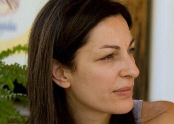 Μυρσίνη Λοΐζου: Απαγορεύει στο ΠΑΣΟΚ να παίζει το «Καλημέρα Ήλιε»