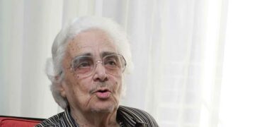 Πέθανε η μεγάλη κυρία του Πόντου και του Ελληνισμού Άννα Θεοφυλάκτου - Η πρώτη γυναίκα χειρούργος οφθαλμίατρος στην Ελλάδα