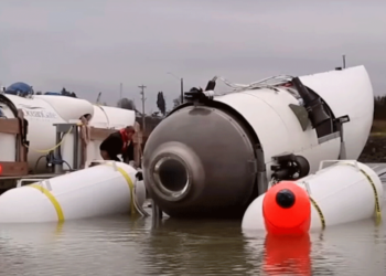 "Τελειώνει το οξυγόνο": Εντόπισαν υποθαλάσσιους ήχους αλλά δεν αποδίδουν καρπούς οι έρευνες για το τουριστικό υποβρύχιο Τιτάν