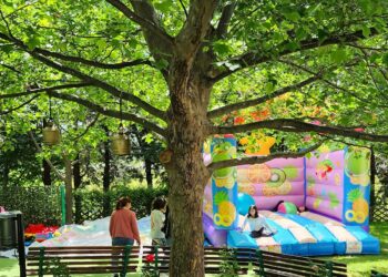 Νέο πρότζεκτ από τα ζαχαροπλαστεία Γιώργος Σιδηρόπουλος στην Πτολεμαΐδα δημιούργησαν οι δύο κόρες του