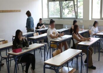 Πανελλαδικές – Βάσεις: Που πέφτουν και που ανεβαίνουν