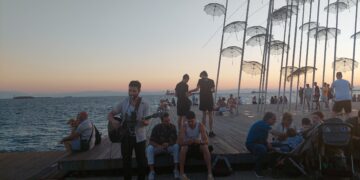 Η βόλτα στη Νέα Παραλία Θεσσαλονίκης αποτελεί το καλύτερο “χαλαρωτικό” , για μικρούς και μεγάλους! (ρεπορτάζ της Κούλας Πουλασιχίδου)