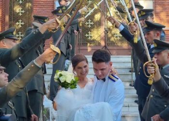 Τα καψόνια στο Γαμπρό!! Ο Υπέροχος Στρατιωτικός Γάμος του Αποστόλη και της Χριστίνας. Βίντεο