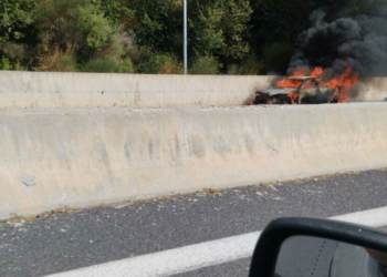 Αυτοκίνητο λαμπάδιασε στα τούνελ της Εγνατίας από Βέροια προς Κοζάνη