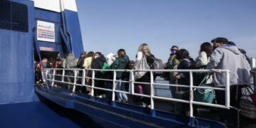 «Χρυσάφι» τα ακτοπλοϊκά εισιτήρια: Αντιδράσεις επιβατών για τις αποσπασματικές εκπτώσεις – Δεν προχωράνε σε μειώσεις των τιμών οι εταιρείες