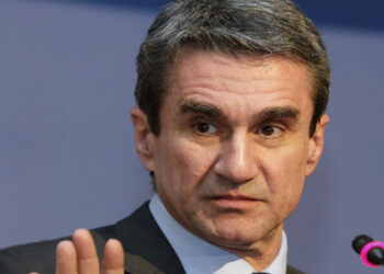 Ανδρέας Λοβέρδος: "Από σήμερα παραιτούμαι από όλα τα αξιώματα του ΠΑΣΟΚ"