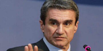 Ανδρέας Λοβέρδος: "Από σήμερα παραιτούμαι από όλα τα αξιώματα του ΠΑΣΟΚ"