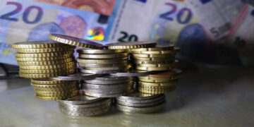 Αυξήσεις σε Ελάχιστο εγγυημένο εισόδημα και επιδόματα και μείωση ΕΝΦΙΑ, όλα τα μέτρα στην κυβερνητική φαρέτρα